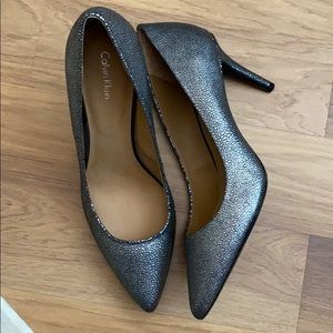 Calvin Klein Gayle Fabric Pump. Never Worn